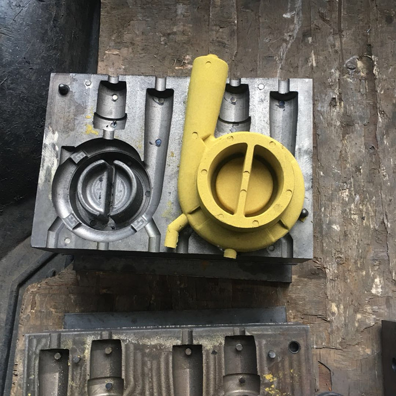 Hur kan man förhindra porositetsdefekter orsakade av ökad luftfuktighet under produktionen av gjutningar med belagd sandteknologi på sommaren?