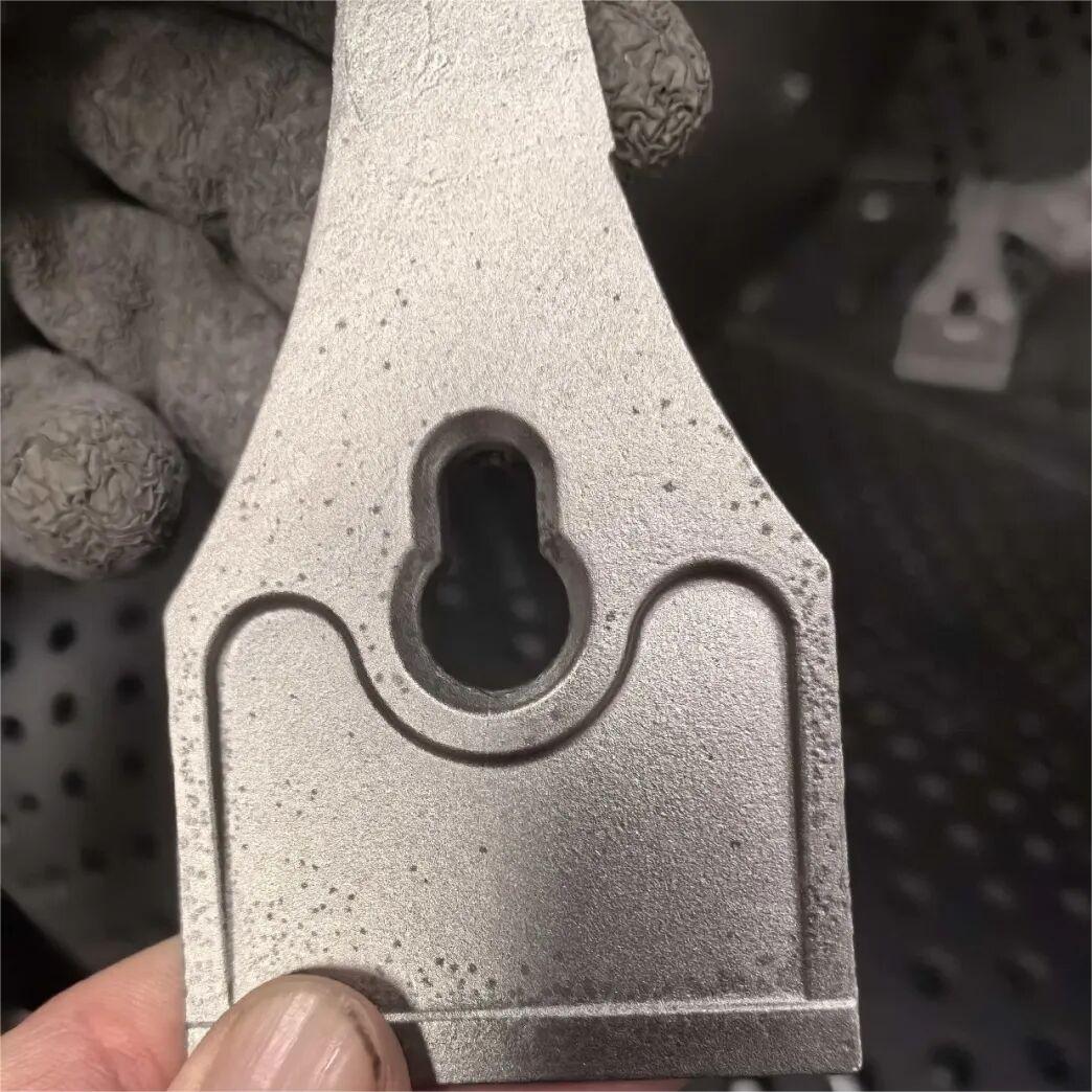 Tillverkar 410 delar av rostfritt stål med silica sol, väger 205 gram, med ytoxidationsfläckar: orsaker och lösningar